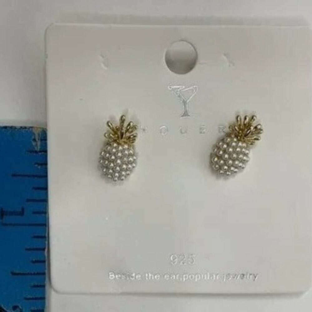 2/$24 NEW Pineapple Earrings Post Gold Tone Pearl Tropical Beach Vacation - Picture 7 of 9